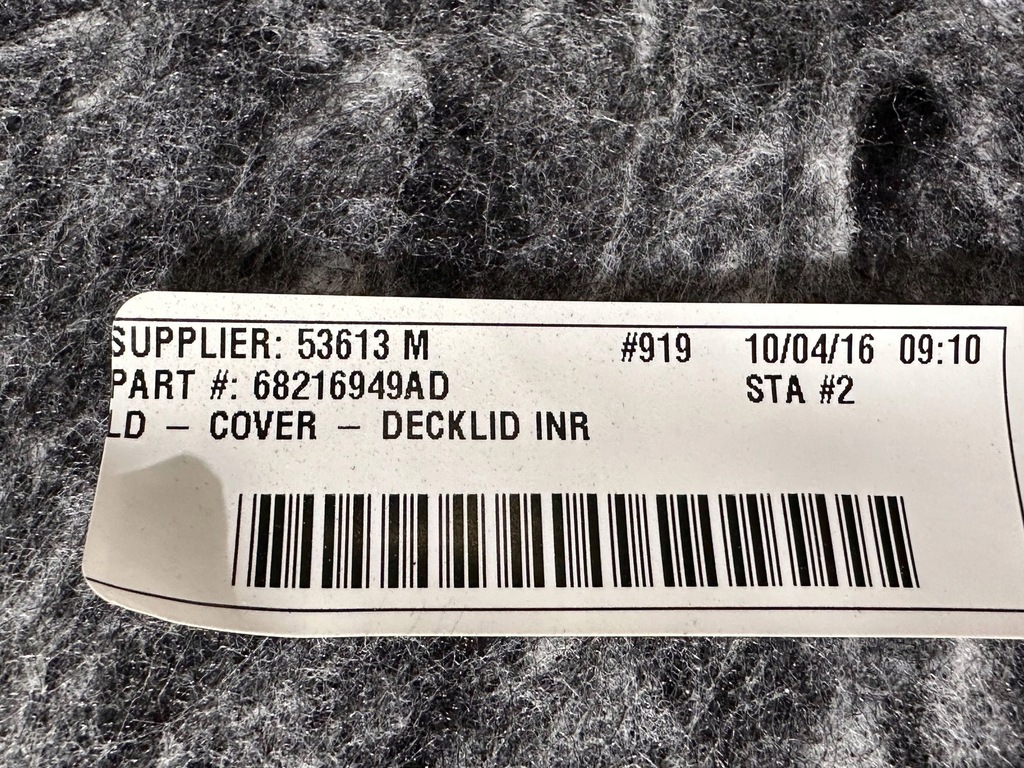 фото №8, Обшивка оббивка кришки багажника dodge charger 2015+