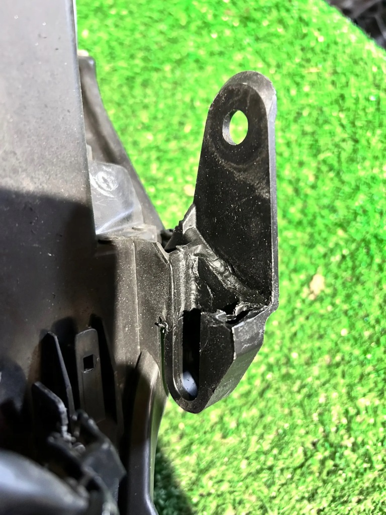 фото №3, Фара левый toyota avensis t27