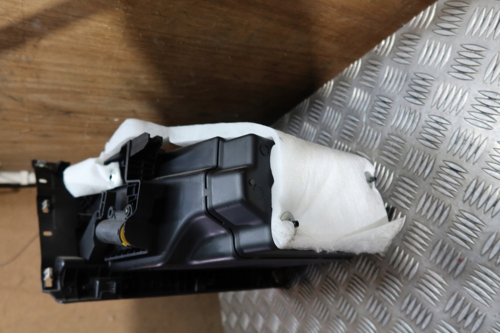 фото №9, Бардачок пассажира clio v 681081375r