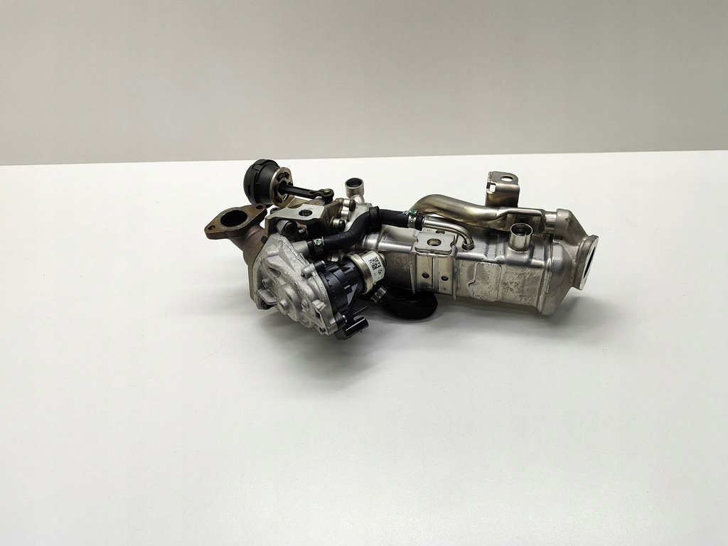 фото №10, Bmw 5 g30 g31 2018 с передний радиатор выхлопных газов egr