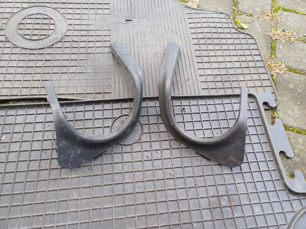 фото №1, Решітка бампера volvo s60 v60 права ліва задня r-desing