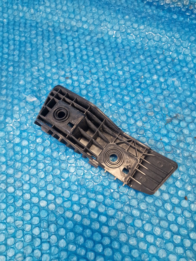 фото №3, Напрямна бампера правий задня tesla model 3