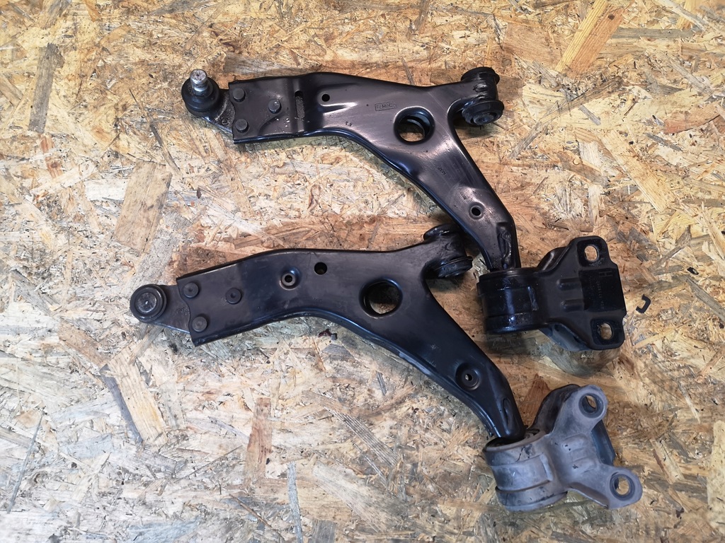 фото №1, Ford kuga mk2 рычаг правый перед