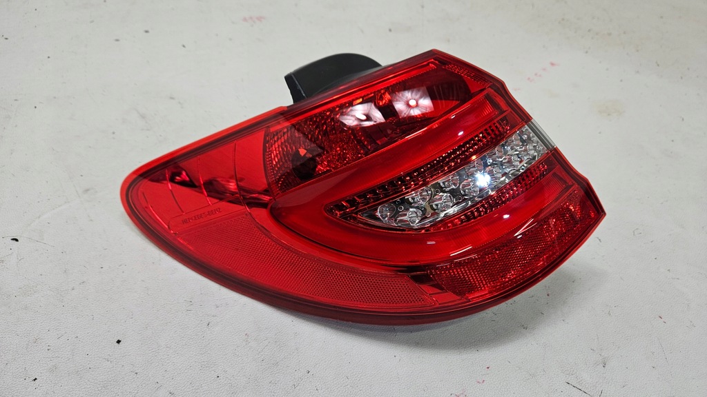 фото №1, Mercedes-benz оригинальный номер a2468200664 лампа задняя p