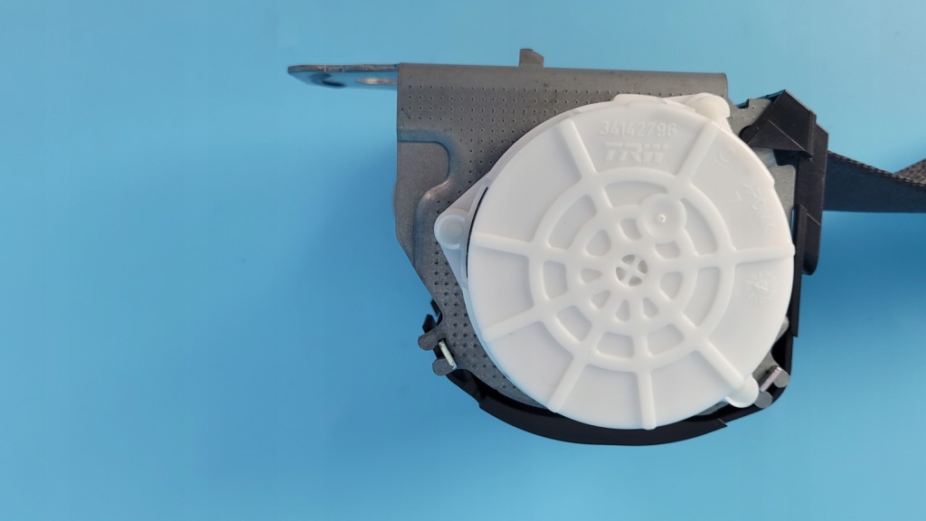 Opel astra pas безпеки середина задня 39089124 Доставка