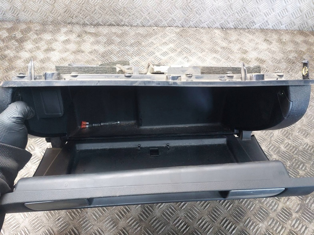 Бардачок пасажира audi a3 8p 8p1857035c Київ