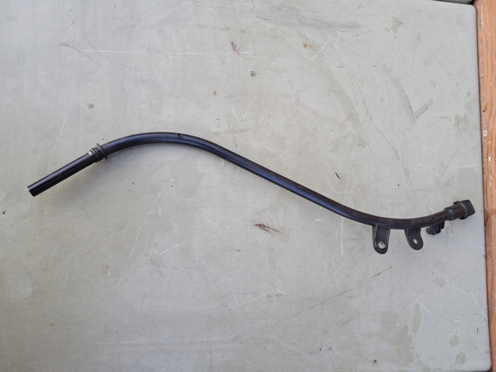 фото №1, Направляющая щупа масла audi volkswagen seat skoda 2.0 tfsi 06k115610e
