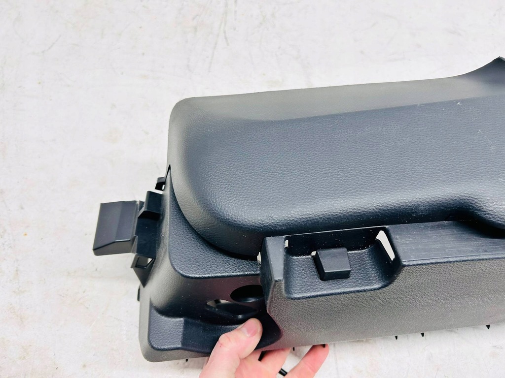 фото №9, Corolla e21 kombi обшивка багажника góra права правий з led