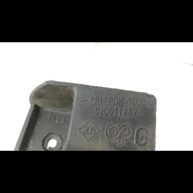 Кронштейн  передней левый фары renault megane 2 седан lm0/1_ 8200114673 Цена