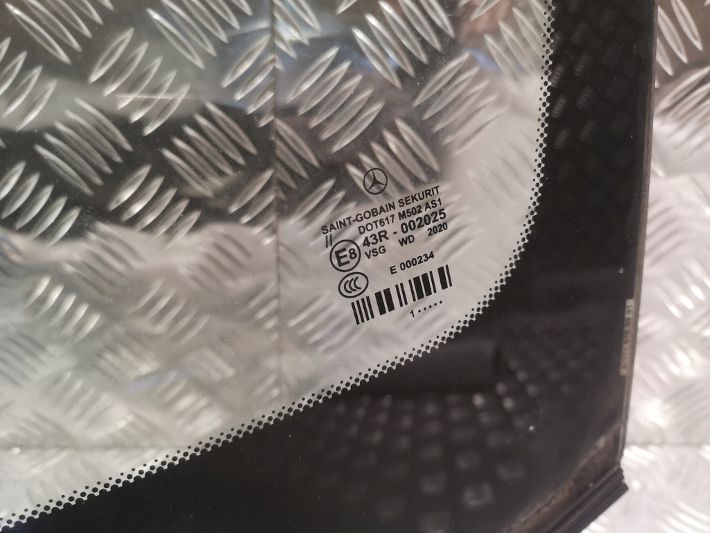 фото №2, Стекло лобовое передняя оригинальный номер mercedes slk r171 датчик