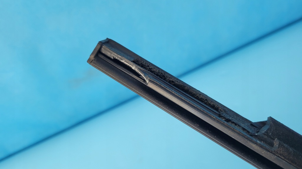 фото №10, Opel insignia b молдинг уплотнитель левая перед