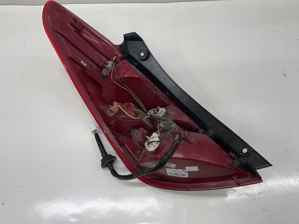 фото №10, Hyundai i20 лампа правый задняя 92402-4p000