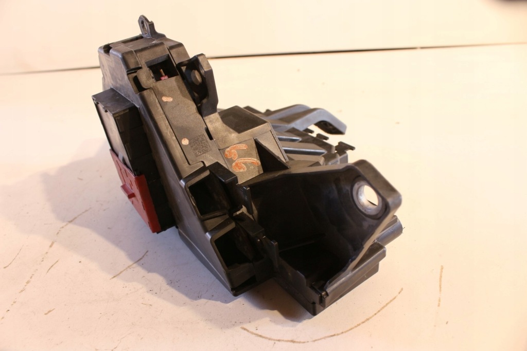 Коробка предохранителей 2055402250 mercedes w205 Цена