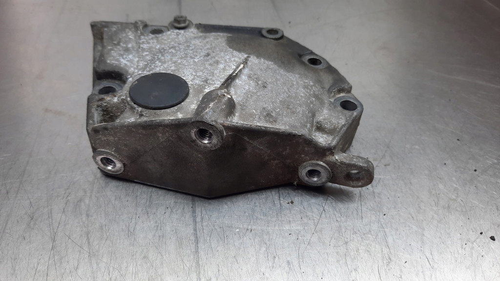 фото №2, Кронштейн двигуна 7700869509 renault clio ii 1.4b