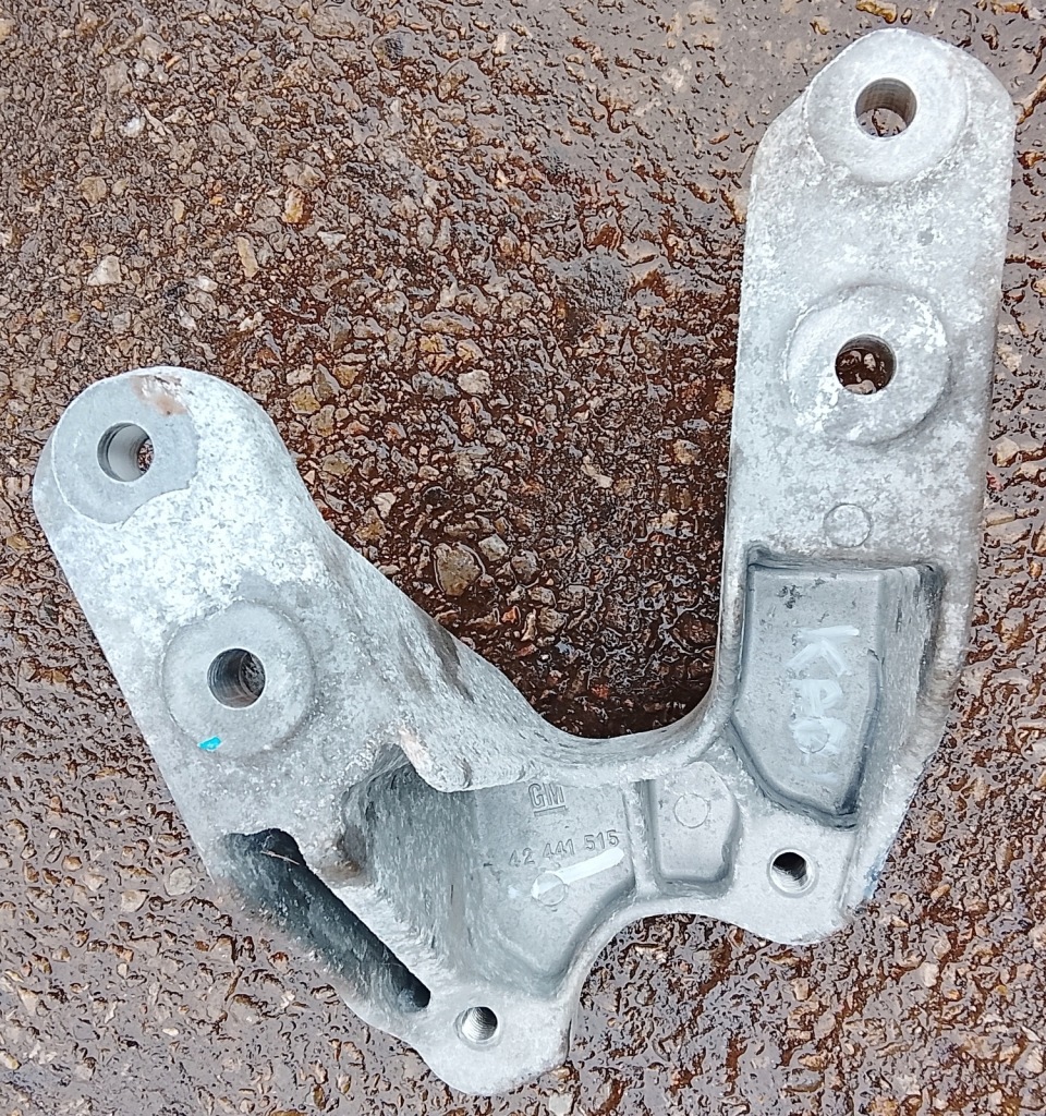 Купити Opel karl кронштейн двигуна коробки передач