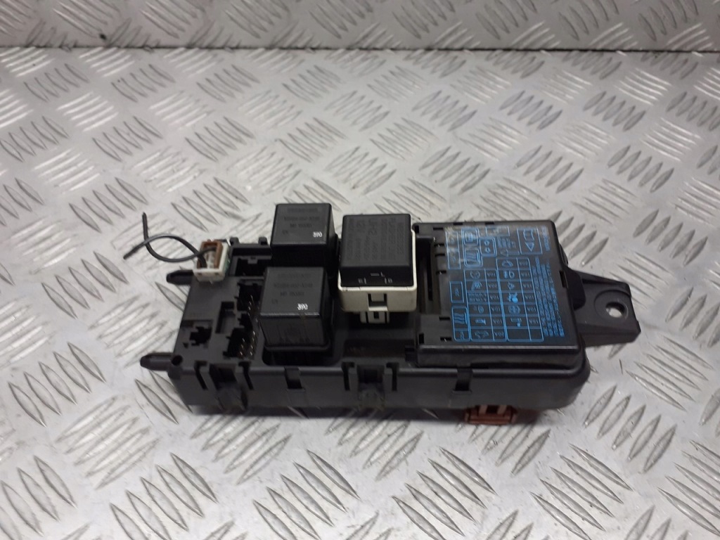 фото №1, Коробка предохранителей mitsubishi carisma 1.9 did mb953335