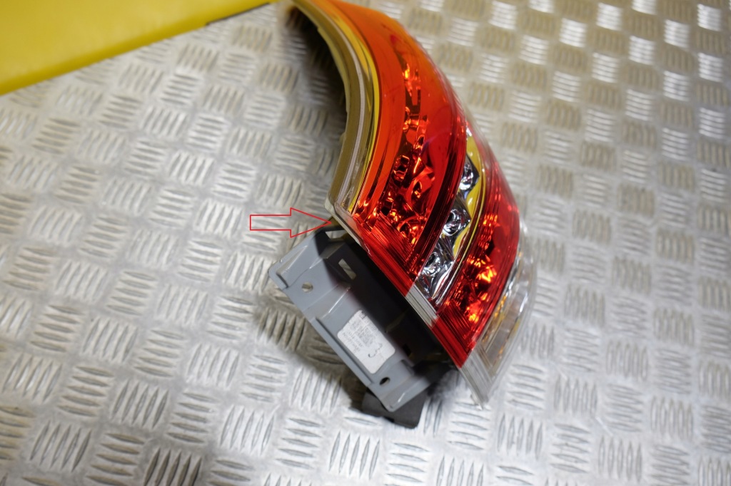 Nissan pathfinder r52 hybrid 2013- фонарь  задний  led задняя r америка в Украине