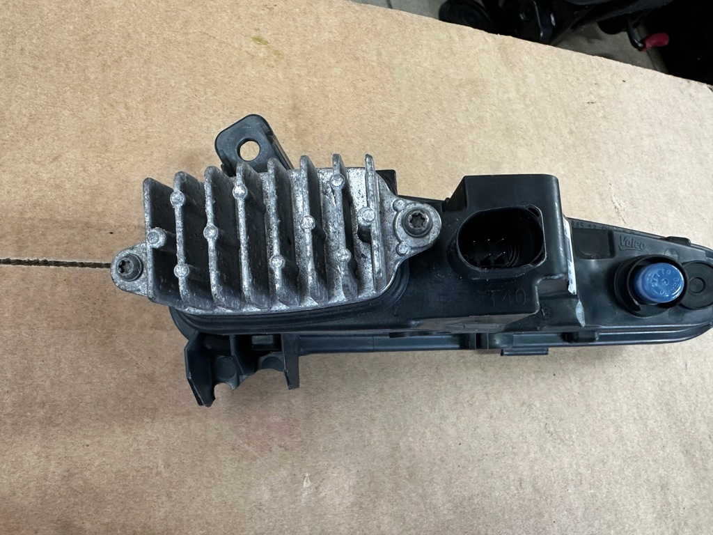 фото №10, Bmw i3 01 левый противотуманная фара поворотник led перед 2017-