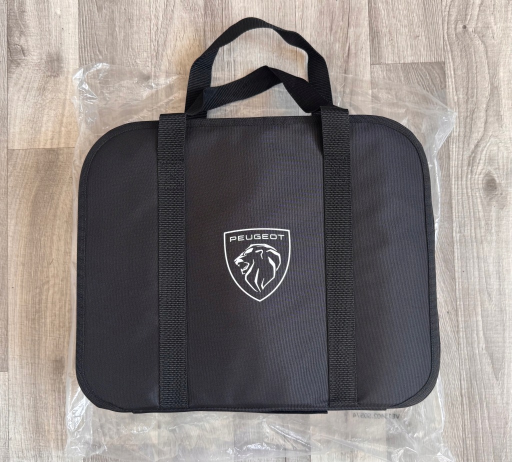 фото №5, Peugeot гибрид электрик 408 508 nowa зарядное устройство сетевая + сумка оригинал