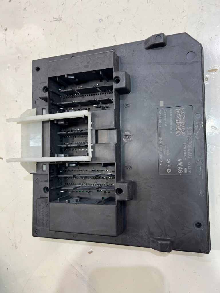 фото №1, Модуль комфорта audi a3 8v 5q0937084ag