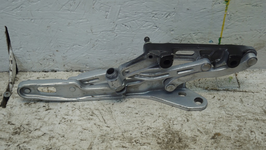 фото №6, Петля капот правий aston martin db11