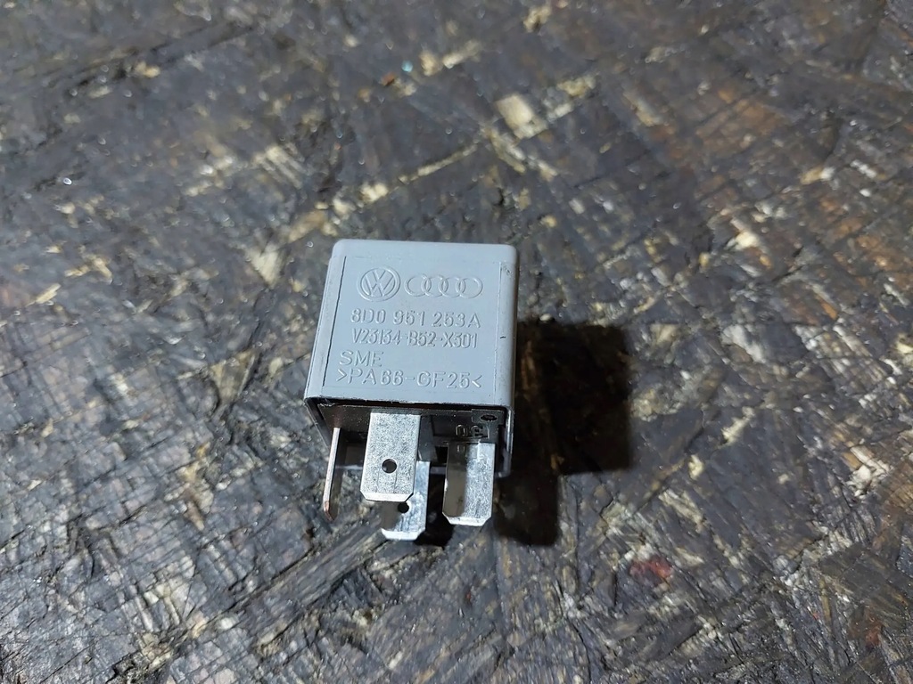 фото №1, Реле volkswagen 8d0951253a 373
