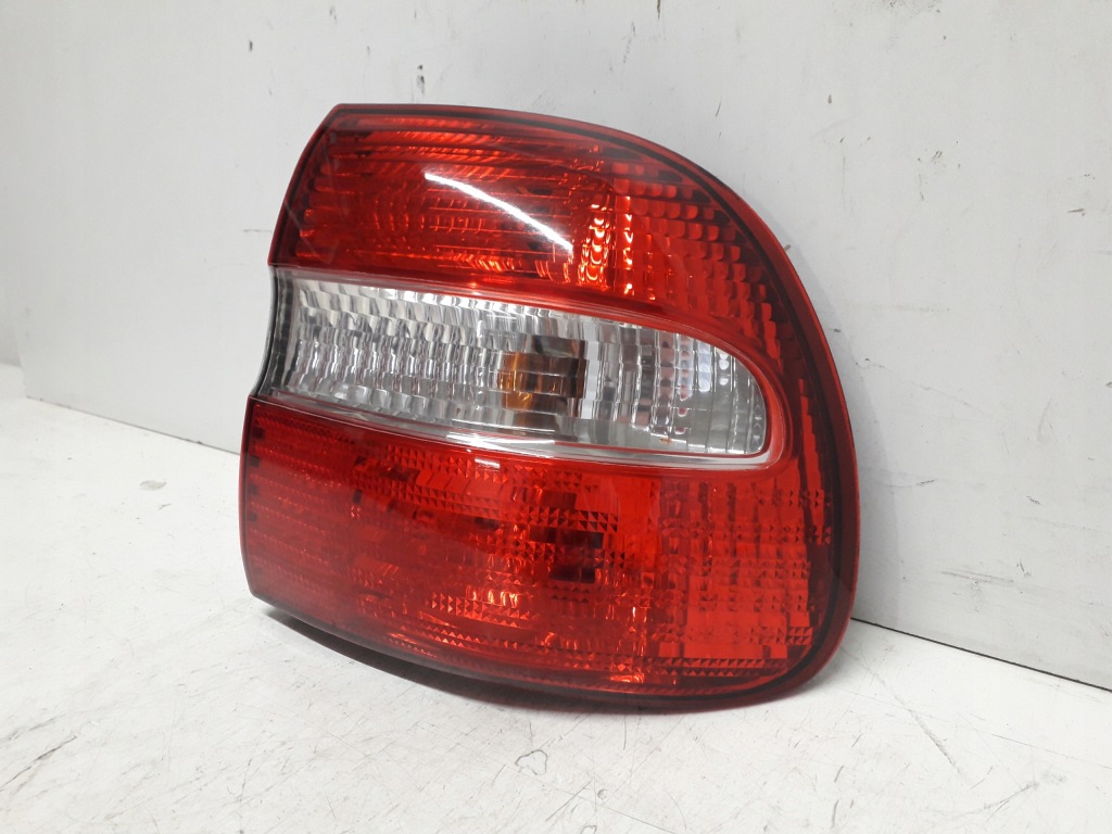 фото №3, Volvo v40 99-04 лампа правая задняя задняя