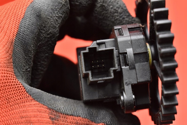 фото №7, Моторчик обігрівача 52437251 chevrolet orlando 1.8 16v 141 km 10-15