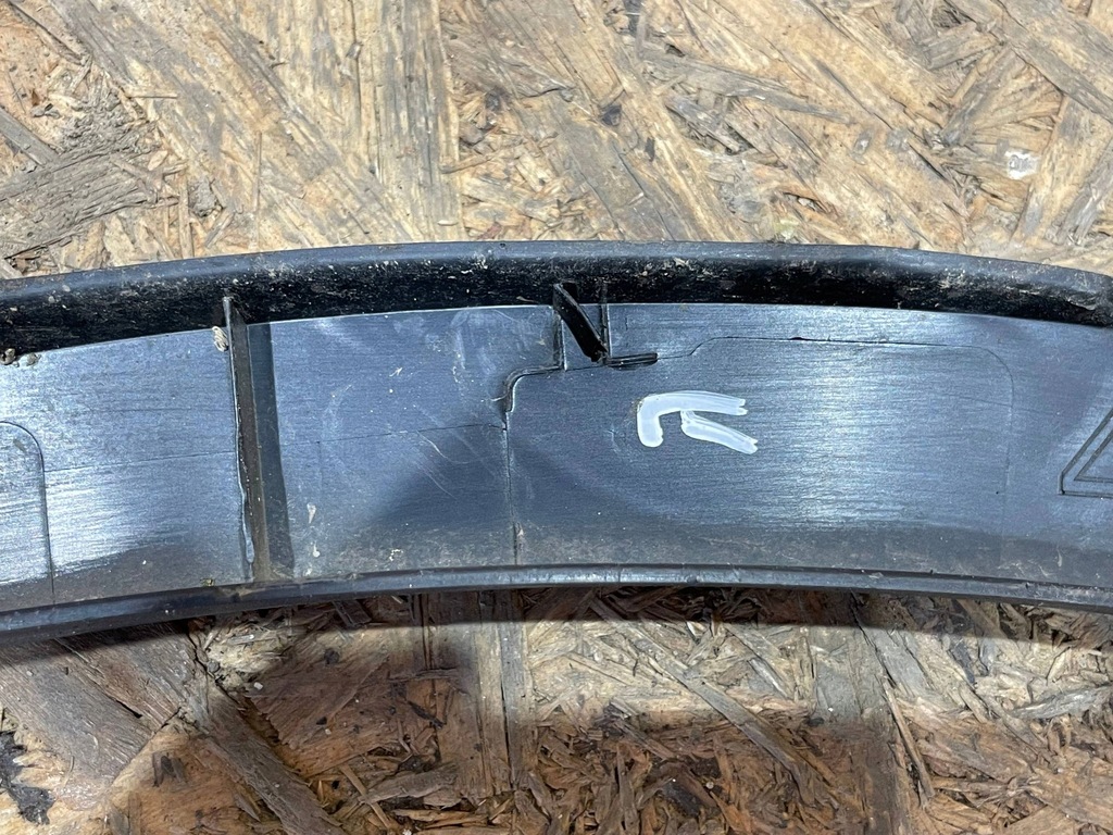 фото №9, Tesla model y 20- молдинг накладка na крыло правый задняя задняя