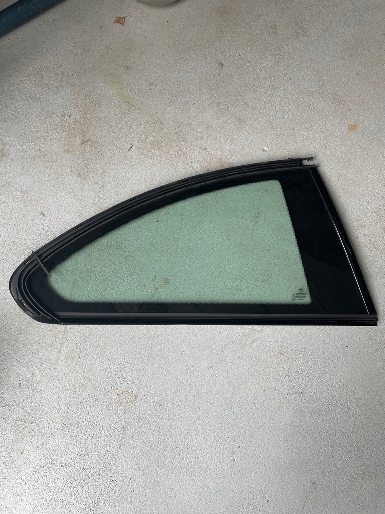 фото №1, Bmw f22 скло кузовна задня права