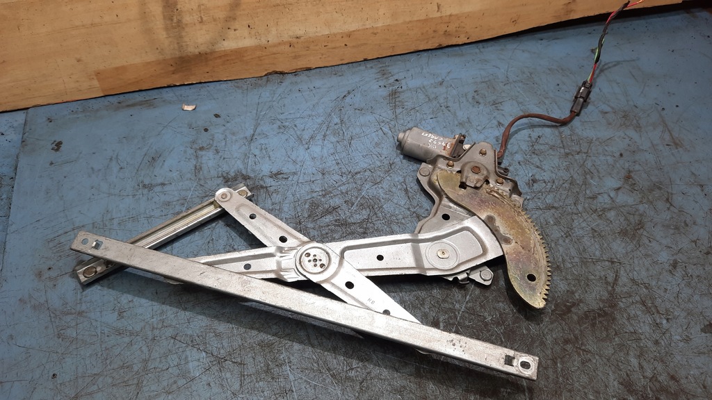 фото №1, Подъемник стекло правый задняя kia carens 04r