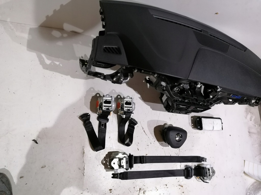 фото №5, Skoda scala приборная панель консоль подушка безопасности подушки безопасности ремни восстановление