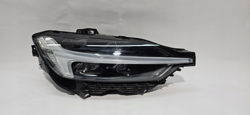 фото №1, Лампа volvo xc60 ii lift 2021- правый перед full led europa правая передняя