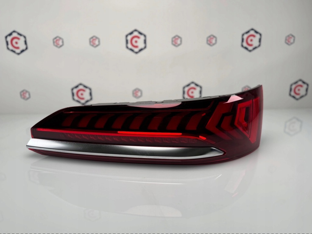 Купить Фара правый  задний  audi q7 4m led