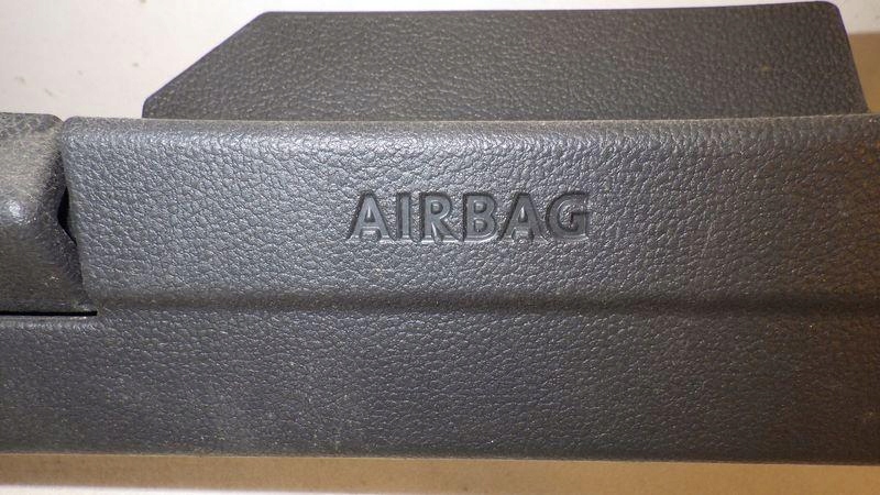 фото №9, Защита консоли pod руль vw golf vii 5g1858367