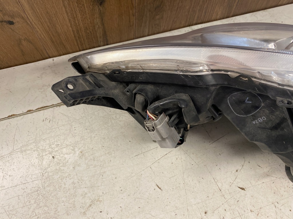 фото №5, Mitsubshi i-miev лампа правий перед