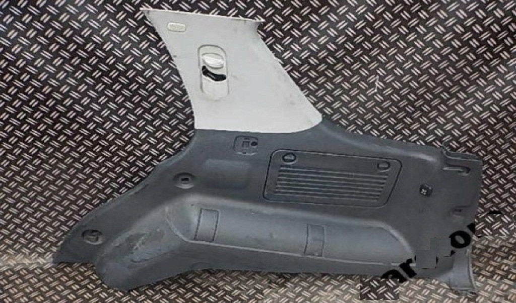 Купить Mercedes ml w163 рестайлинг  правый обшивка багажника защита обивка