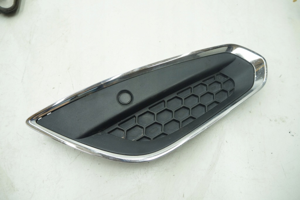 фото №1, Volvo s60 v60 ii решітка бампера правий перед 31294136