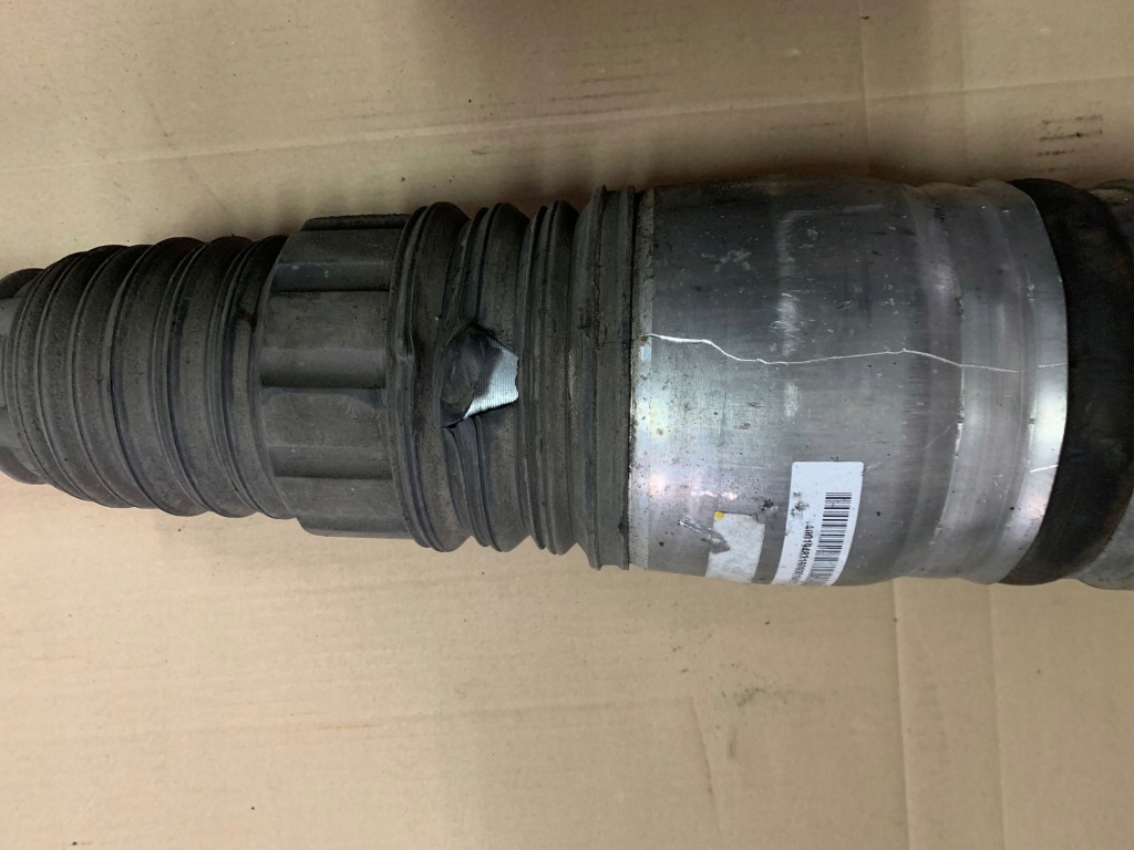 Амортизатор пневматичний перед сторона права maserati levante 6700374360 Зі Шроту