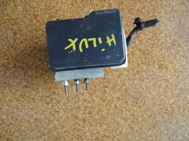 фото №1, Toyota hilux 07r насос abs 71030