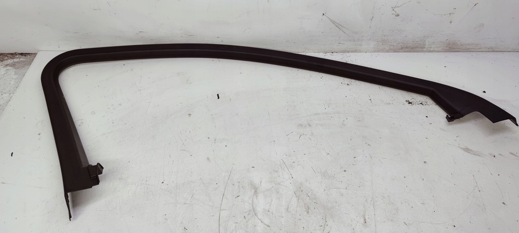 фото №1, Рамка захист двері лівий перед audi a4 b9 8w0867609