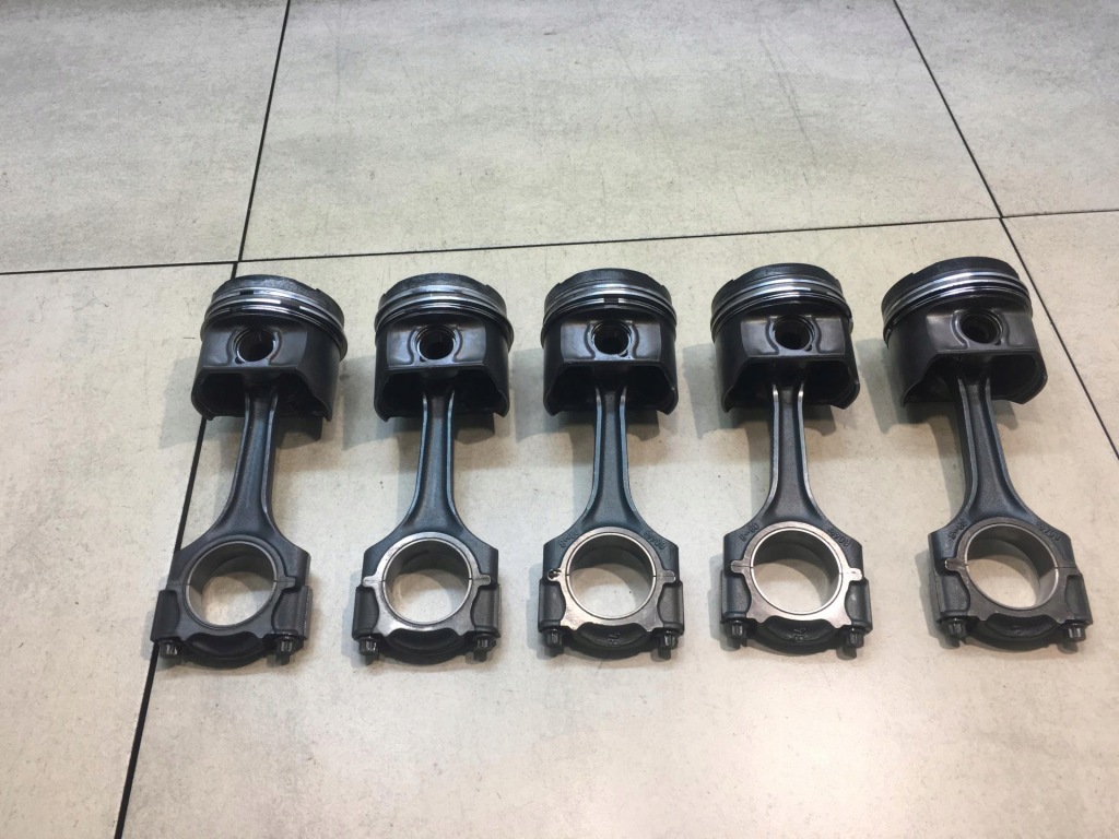 фото №1, Поршень шатун mercedes w202 2.5 d