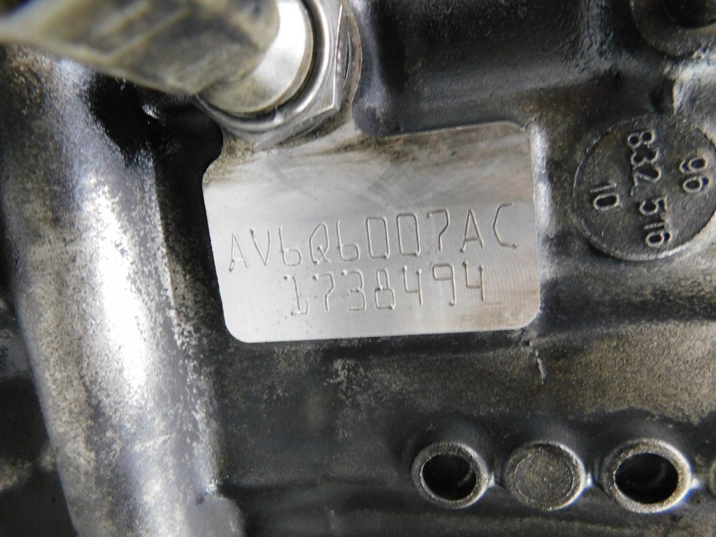 фото №10, Блок wał коленчатый поршень dół двигатель - volvo s40 ii v50 c30 1.6d d2 e-hdi 114km