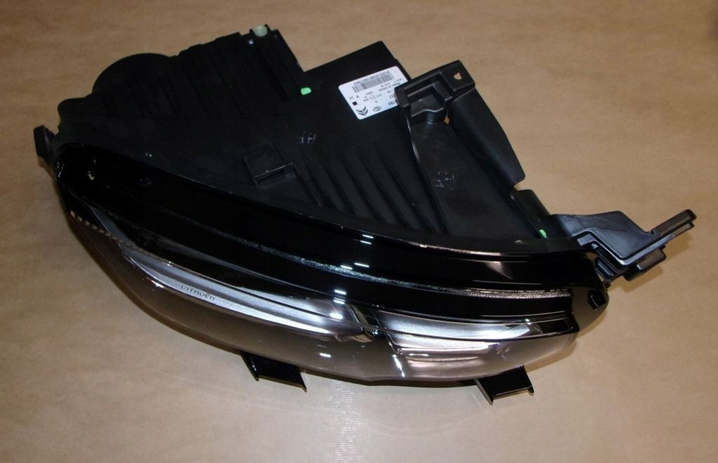 фото №1, Фара правый citroen c5 aircross 9816924780