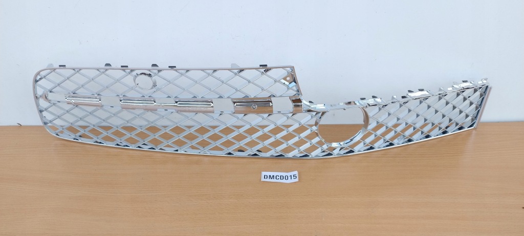 фото №1, Bentley flying spur права решітка бампера хром 4w0807682f dmcd015