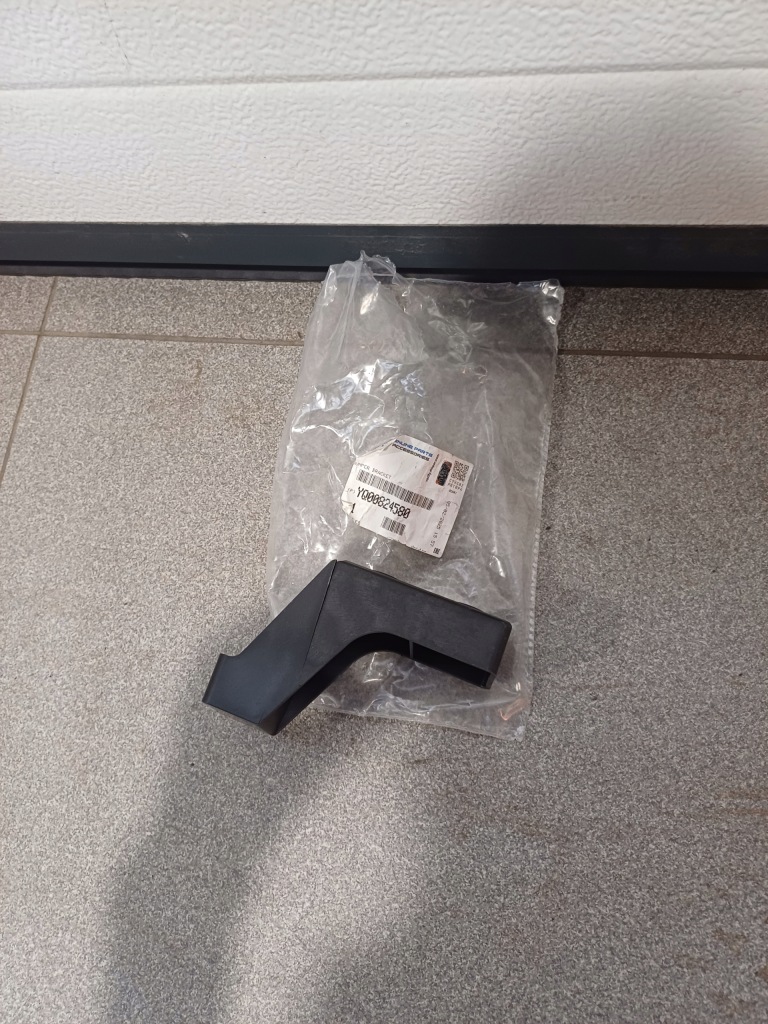 Напрямна бампера задній нижній opel crossland x yq00824580 13478139 Недорого