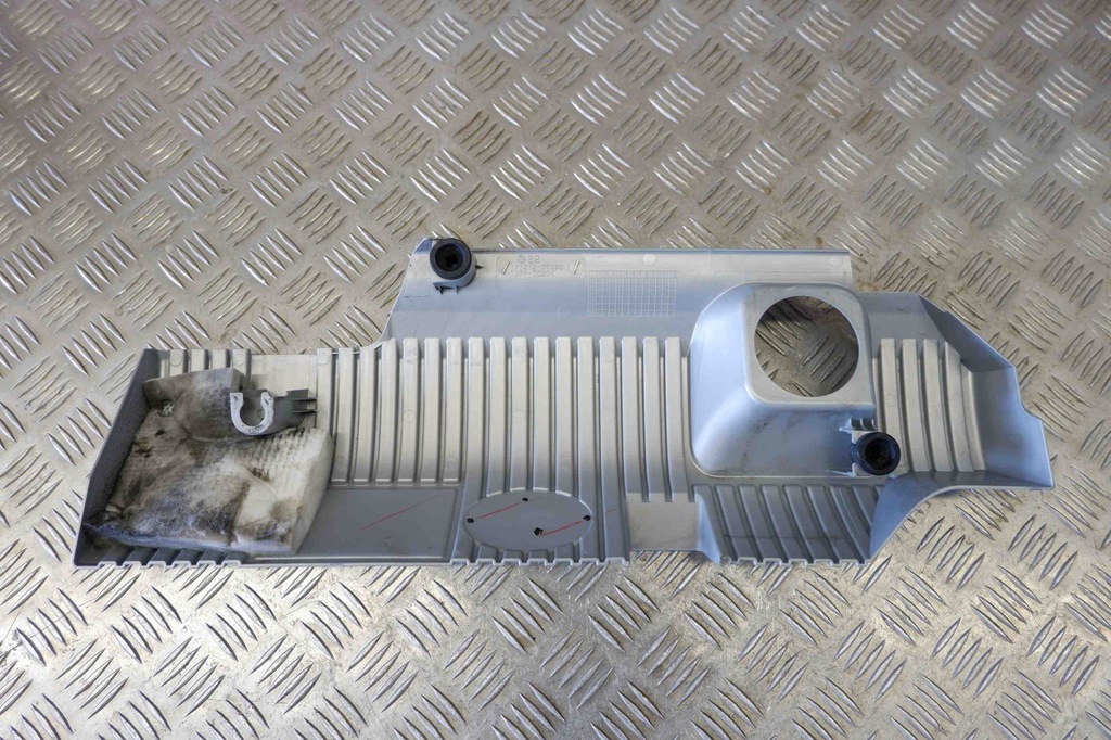 фото №7, Верхній захист двигуна toyota prius plus _w4_ 1121237090 1.8l hybrid 100kw