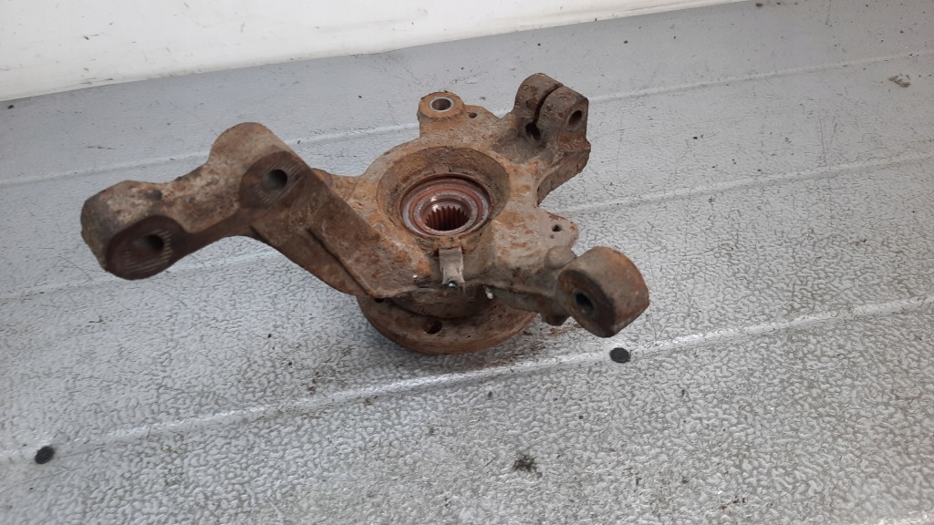 Поворотний кулак ліва renault modus 1.5dci 07r Доставка