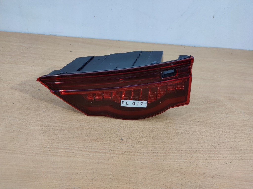фото №1, Jaguar xf sportbrake новый model правая лампа крышки