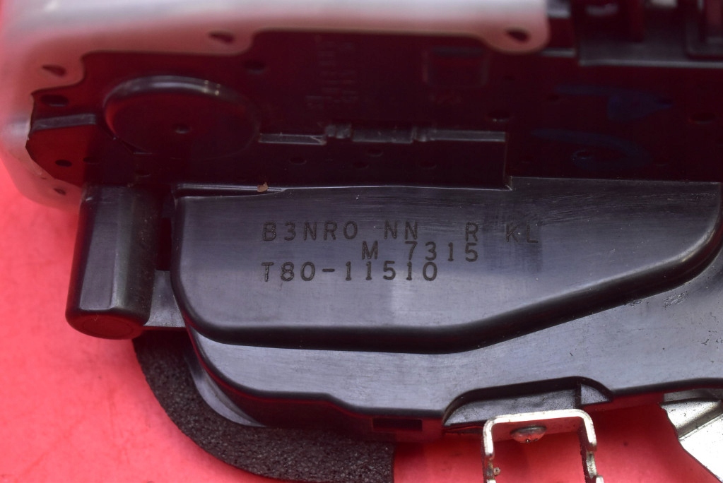 фото №8, Замок дверь правый перед передний eu t80-11510 nissan leaf 1 i ze0 lift 10-17